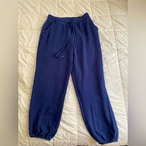 Aeire size small navy blue sweats